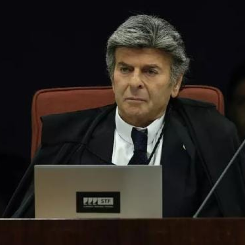 Ministro Fux diz que STF é incompetente para julgar golpe e vota para anular ação