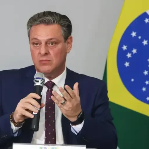 Ministro critica reunião de governadores no Rio de Janeiro e classifica ação como "politiqueira"