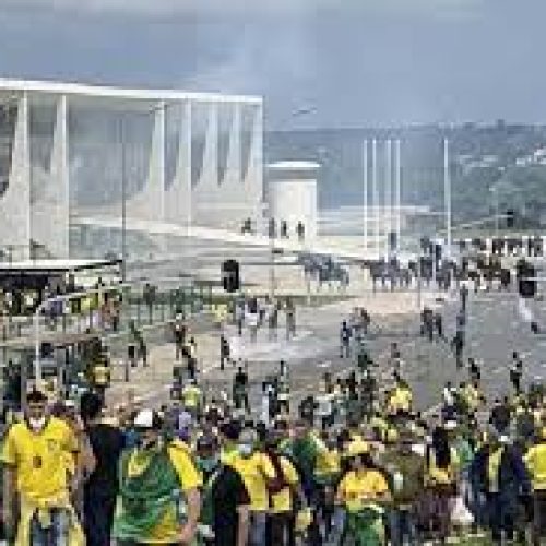 Ministro do STF nega prisão, mas mantém tornozeleira em morador de MT condenado pelo 8/1