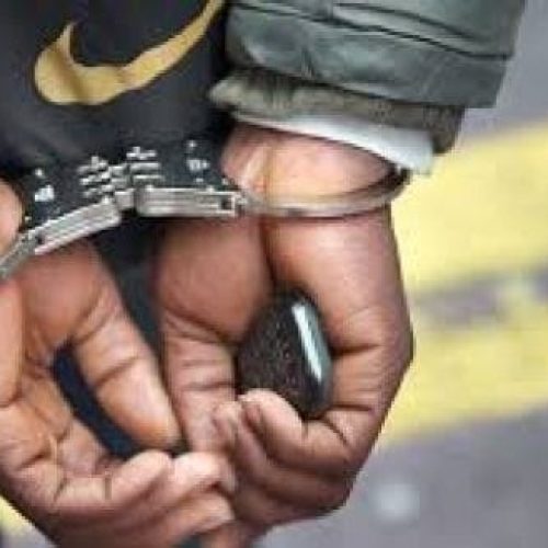 Morador de rua é preso por exibir órgão sexual e perseguir mulher em Cuiabá