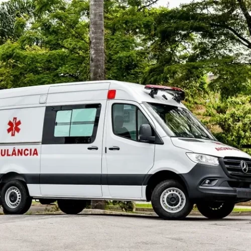 Motociclista atropelado por ambulância sem sinais de urgência receberá R$ 15 mil