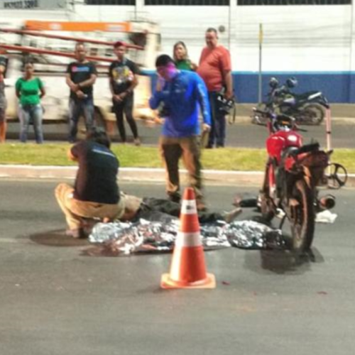 Motociclista de 20 anos morre após cair e ser atropelado por caminhão-pipa em Cuiabá