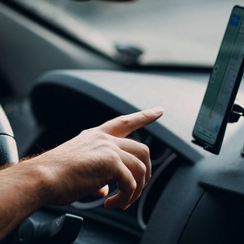 Motorista de aplicativo expulso de plataforma será indenizado em R$ 7 mil em Mato Grosso