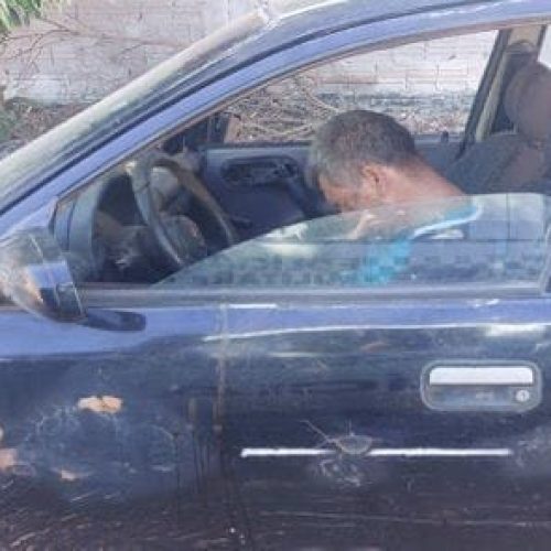 Motorista embriagado atropela criança de 11 anos e é flagrado dormindo em carro
