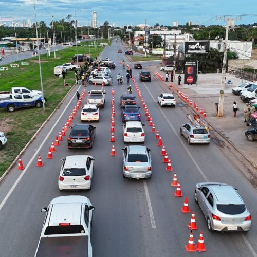 Motorista foragido por roubo é preso durante Operação Lei Seca em avenida de Várzea Grande
