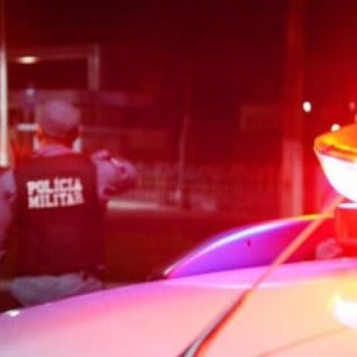 Mulher é assassinada dentro de casa na frente do companheiro de madrugada