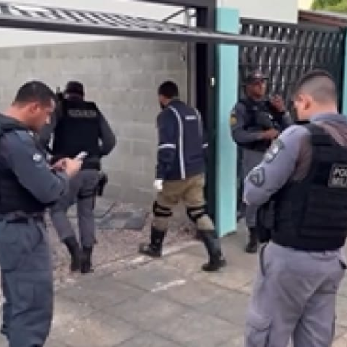 Mulher é brutalmente assassinada com ao menos 20 facadas em MT; marido é preso em surto