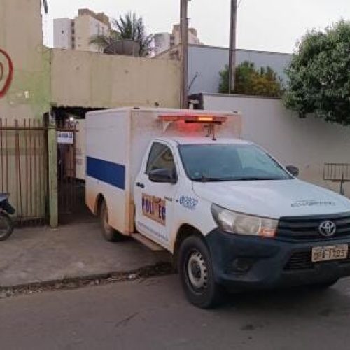 Mulher é morta a pauladas dentro de quitinete; companheiro é suspeito