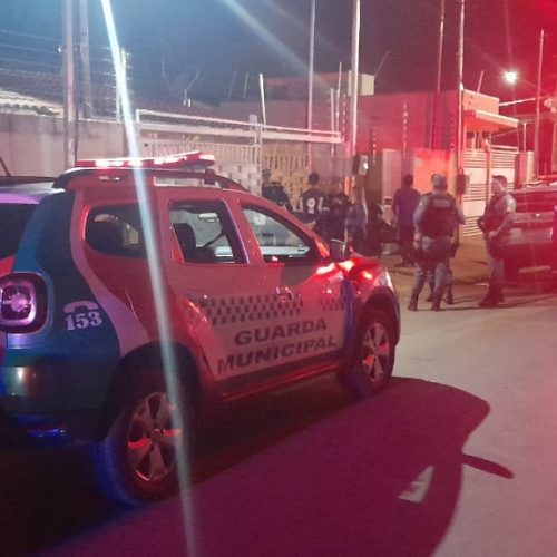 Mulher grávida é executada a tiros dentro de casa; carro usado no crime foi incendiado