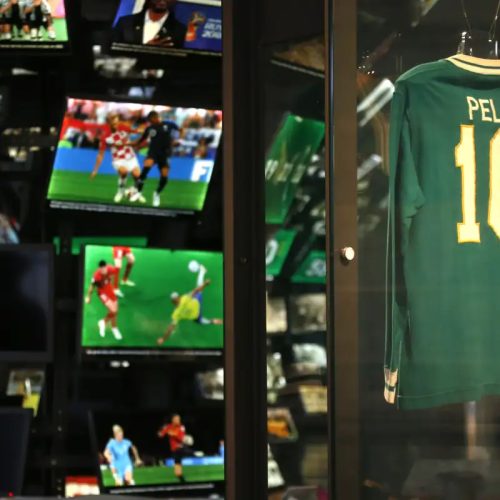 Museu do Futebol lança audioguia em formato de programa de rádio
