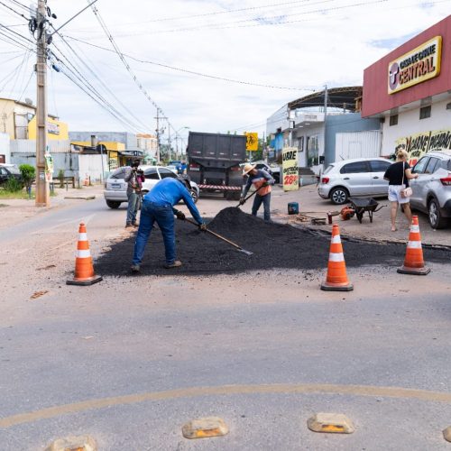 Mutirão tapa-buraco avança no CPA e Morada do Ouro com mais de 400 toneladas de massa asfáltica utilizadas
