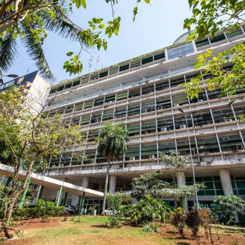 Novo bloqueio de R$ 1,3 milhão da empresa CS Mobi ameaça serviços essenciais em Cuiabá