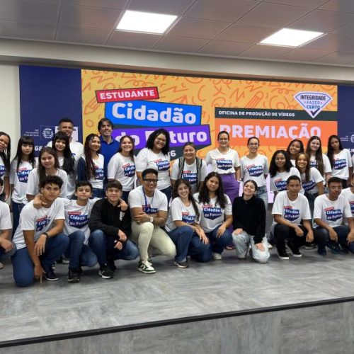 Estudantes da Rede Estadual são premiados por projetos sobre cidadania e democracia nesta segunda-feira (1º)