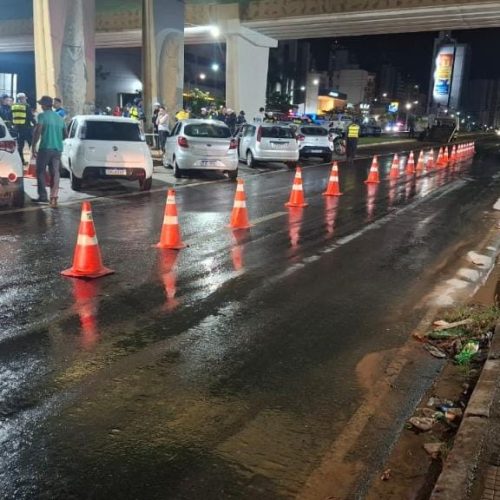 Operação Lei Seca leva à prisão de cinco pessoas em avenida de Cuiabá