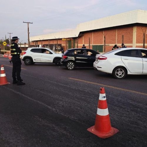 Operação Lei Seca prende três por embriaguez e fiscaliza 155 veículos em Várzea Grande