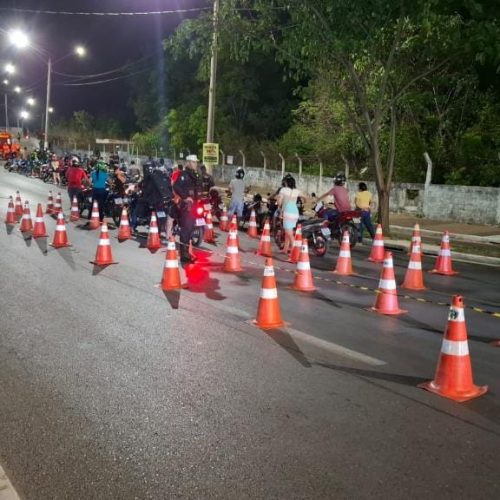 Operação fiscaliza 209 motocicletas, remove 48 e prende uma pessoa em Várzea Grande