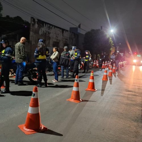 Operação prende dois condutores por embriaguez e remove 43 motos em VG