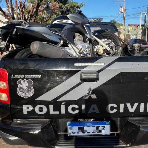 Operação prende líder de facção que extorquia comerciantes e confisca carrão e motos