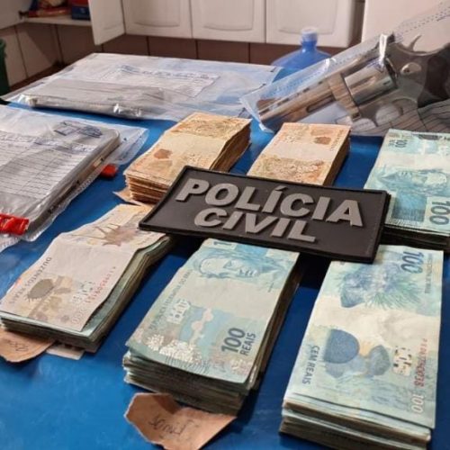 PC mira esquema de tráfico de drogas e extorsão de facção; Camaro e caminhonetes são apreendidos