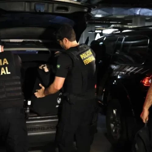 PF cumpre mandados contra lavagem de dinheiro envolvendo magistrado e sequestra R$ 30 milhões