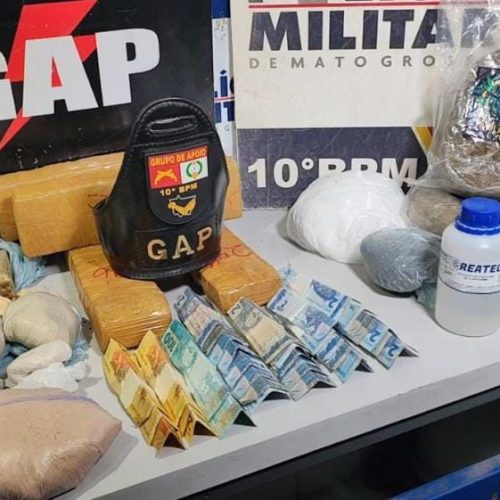 PM apreende maconha e pasta base de cocaína após denúncia de homicídio em Cuiabá