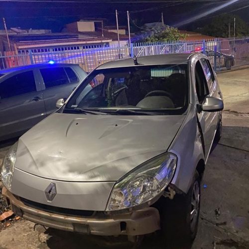 PM prende dois homens por sequestro e resgata vítimas que seriam "julgadas" por facção criminosa