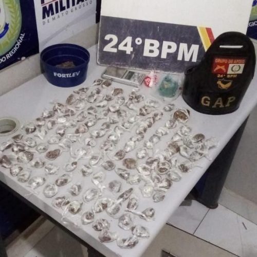 PM prende homem por tráfico de drogas e apreende 123 porções de maconha