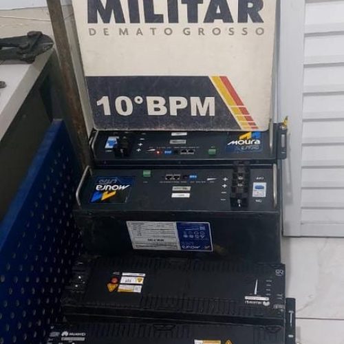 PM prende quadrilha e recupera R$ 100 mil em baterias de lítio furtadas de empresa de telefonia