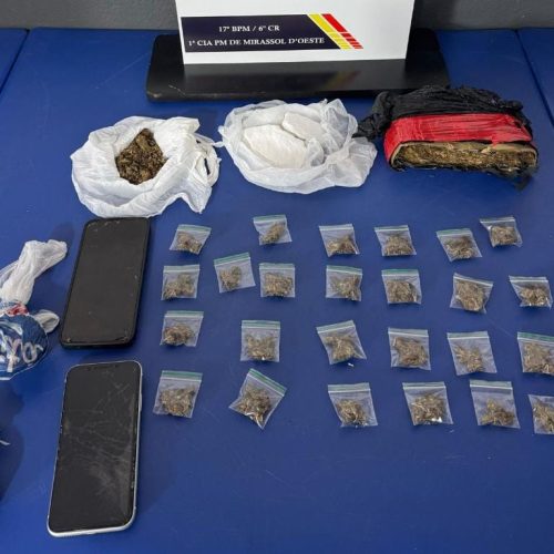 PM prende quatro criminosos por tráfico de drogas em chácara de facção