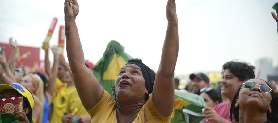 PM reforça a segurança em pontos de concentração de torcedores no Rio