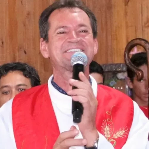 Padre condenado por estupro tem 32 dias de pena perdoados após trabalho extramuros