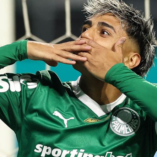 Palmeiras bate o Grêmio e cola em Cruzeiro e Flamengo no Brasileirão