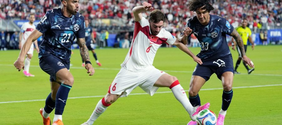 Paraguai vence por 1 a 0 e elimina Turquia no grupo D da Copa