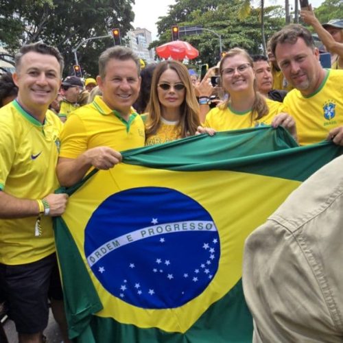 Participação de Mauro Mendes em ato com Bolsonaro no Rio reforça candidatura em 2026