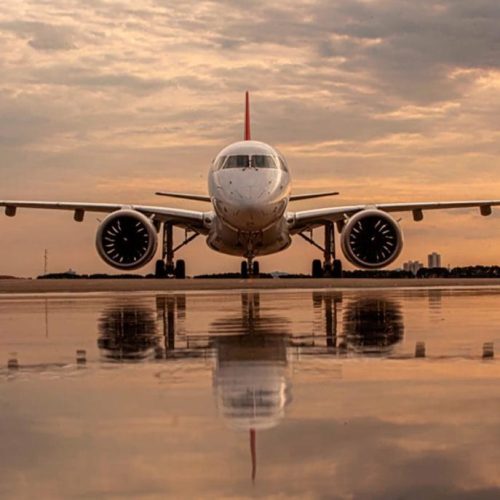 Passageira menor de idade será indenizada por atraso de 9 horas em voo doméstico