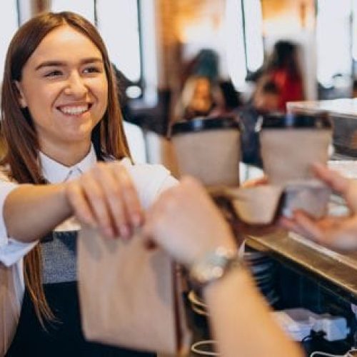 Pesquisa mostra que 35% do comércio cuiabano planeja fazer contratações temporárias