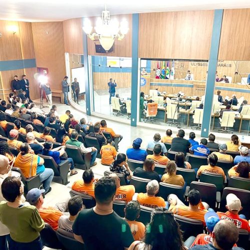 RONDONOPOLIS: Repetindo o que já vinha ocorrendo nas sessões anteriores, os coderianos paralisaram os serviços e lotaram, outra vez, as galerias do plenário da Câmara (Foto – Divulgação)
