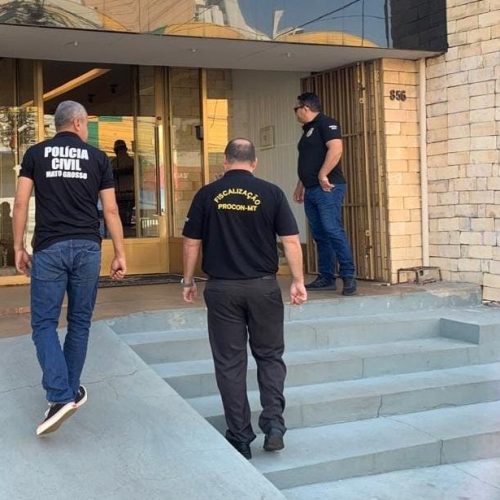 Polícia Civil e Procon apreendem 260 caixas de produtos falsificados em tabacaria