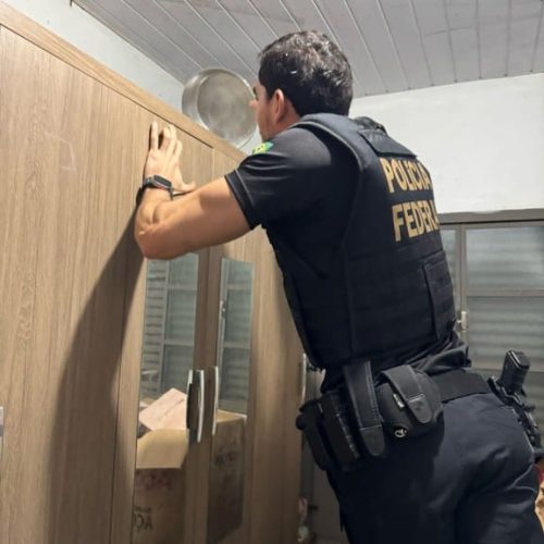 Polícia Federal desmantela depósitos de drogas que abastecia traficantes