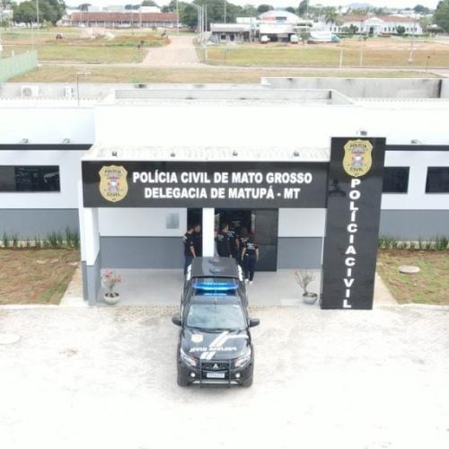 Polícia prende marido e liberta mulher vítima de violência que vivia trancada em casa em MT