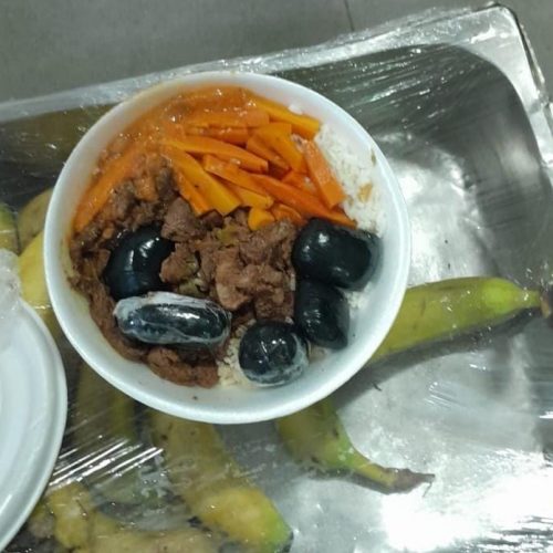 Policiais flagram marmitas com 22 pacotes de drogas que iam para Raio 8 da PCE