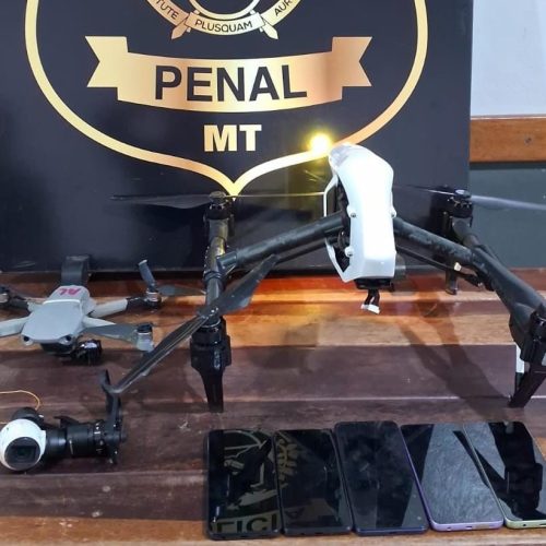 Policiais penais abatem mais dois drones e evitam entrada de cinco celulares em penitenciária