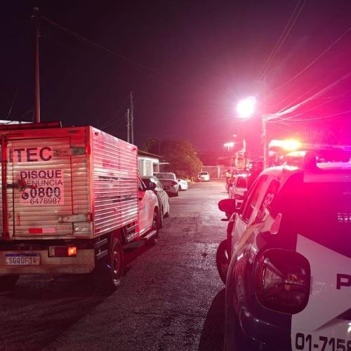 Policial militar assassina a esposa dentro de casa e foge com os filhos