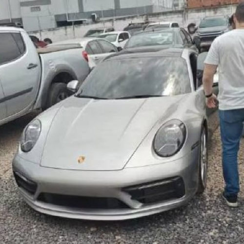 Porsche é apreendido em operação da PF contra lavagem de dinheiro do tráfico de drogas