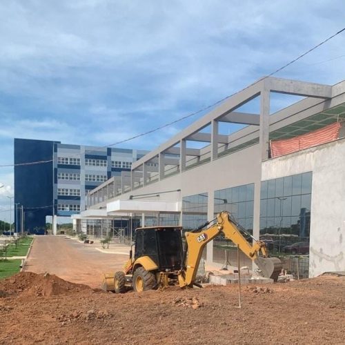 Prédios do novo Hospital Universitário Júlio Muller entram em fase de acabamento