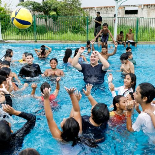 Prefeito Abilio estuda implantação de colônia de férias nas escolas da rede municipal de Cuiabá