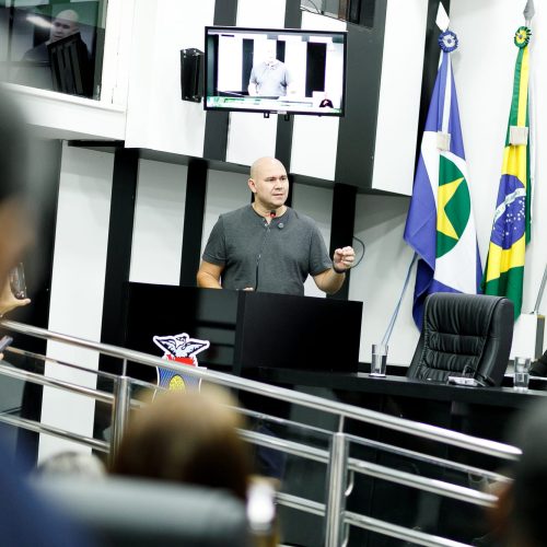 Prefeito Abilio vê indícios de direcionamento e cobra quebra de sigilo de contrato
