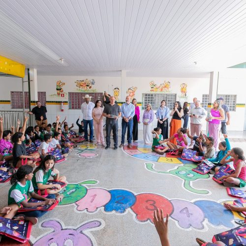 Prefeito anuncia adicional até R$ 200 para os profissionais da Educação de Cuiabá