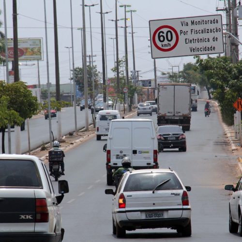 Prefeito anuncia que vai substituir radares por lombadas eletrônicas em Cuiabá