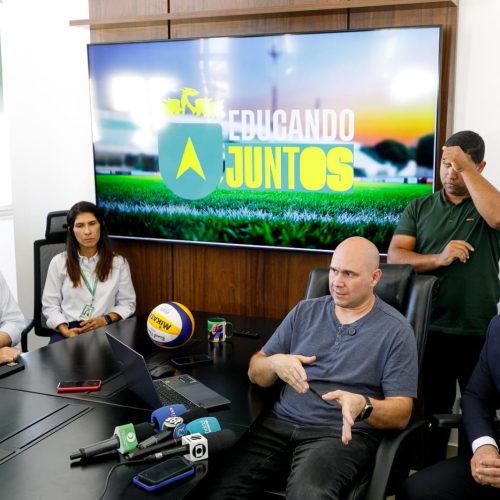Prefeito anuncia união das secretarias de Educação, Esporte e Cultura, e deve economizar R$ 4 milhões